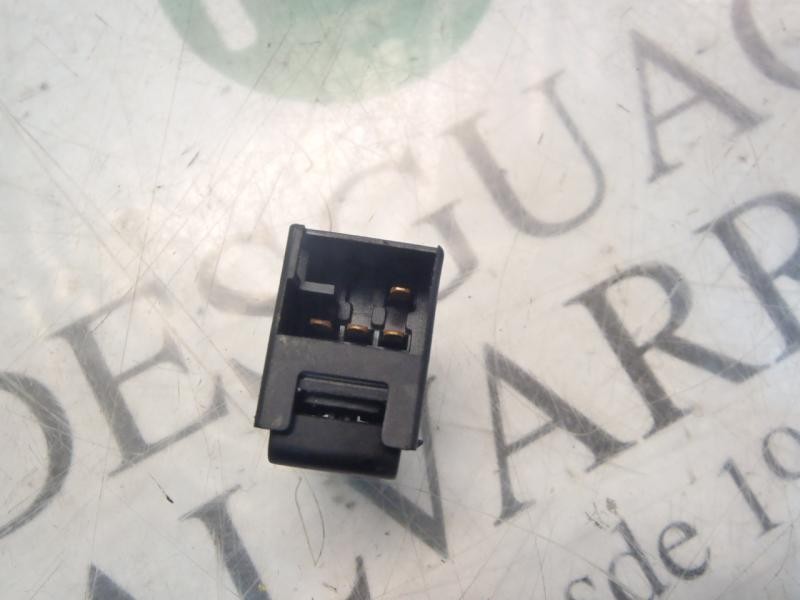 Recambio de mando elevalunas trasero izquierdo para volkswagen golf iv berlina (1j1) conceptline referencia OEM IAM   