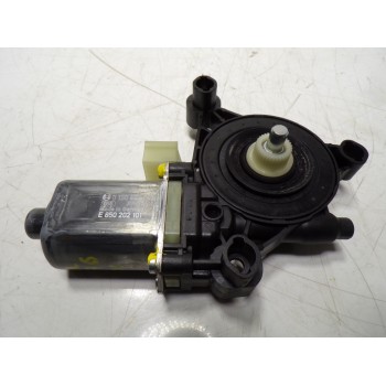 MOTOR ELEVALUNAS DELANTERO IZQUIERDO 5Q0959801C 5Q0959801C 