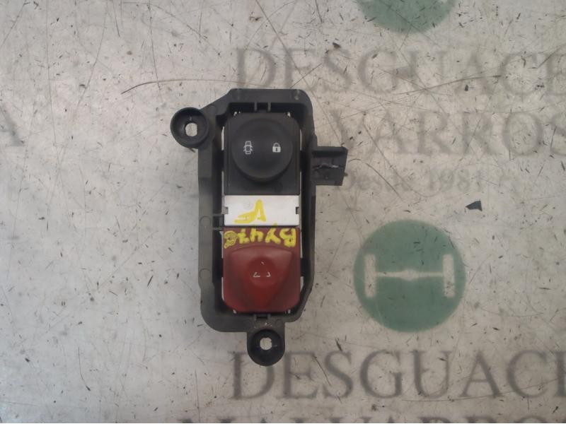 Recambio de warning para renault scenic ii confort authentique referencia OEM IAM 8200107808 8200107808 88040003