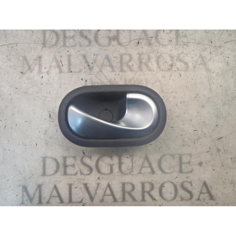 Recambio de maneta interior delantera derecha para renault scenic ii confort authentique referencia OEM IAM 8200174074  