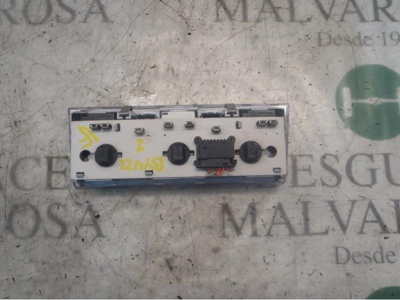 Recambio de piloto interior para bmw serie 5 berlina (e60) 530d referencia OEM IAM 63316962058  