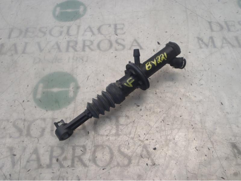 Recambio de bomba embrague para renault megane iii berlina 5 p expression referencia OEM IAM   