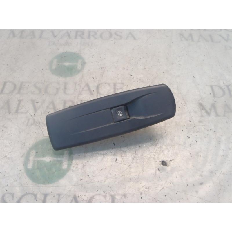 Recambio de mando elevalunas delantero derecho para renault megane iii berlina 5 p expression referencia OEM IAM   