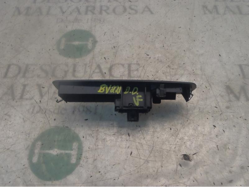 Recambio de mando elevalunas delantero derecho para renault megane iii berlina 5 p expression referencia OEM IAM   