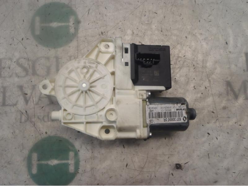 Recambio de motor elevalunas trasero derecho para renault megane iii berlina 5 p expression referencia OEM IAM   