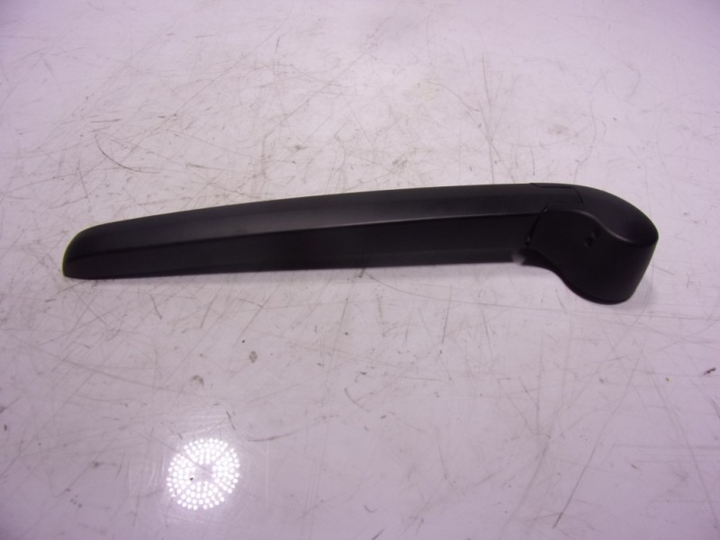 Recambio de brazo limpia trasero para audi q2 (gab) 1.6 tdi referencia OEM IAM 81A955407A1P9  
