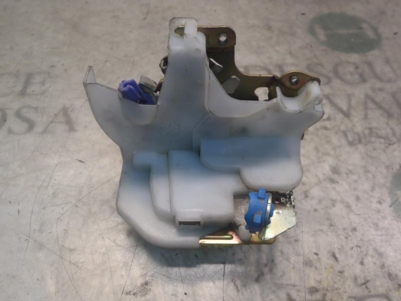 Recambio de cerradura puerta trasera derecha para nissan x-trail (t30) comfort referencia OEM IAM 82502AA210  