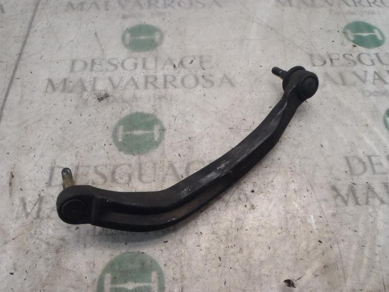 Recambio de brazo suspension superior delantero derecho para nissan primera berlina (p12) acenta referencia OEM IAM   