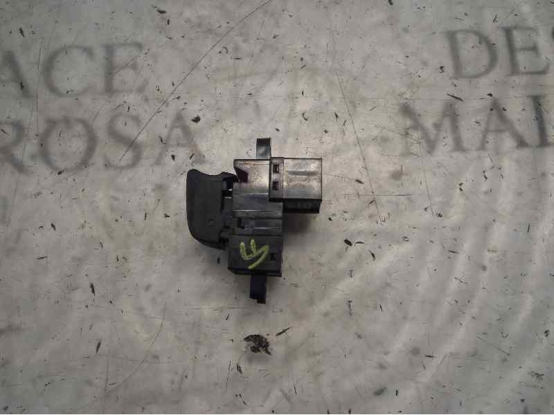 Recambio de mando elevalunas trasero izquierdo para nissan primera berlina (p12) acenta referencia OEM IAM   