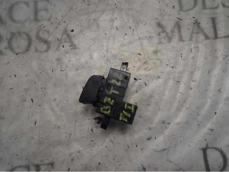 Recambio de mando elevalunas trasero izquierdo para nissan primera berlina (p12) acenta referencia OEM IAM   