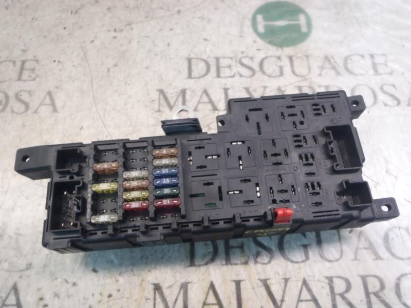 Recambio de caja reles / fusibles para volvo s60 berlina 2.4 d referencia OEM IAM 8678449 8678449 