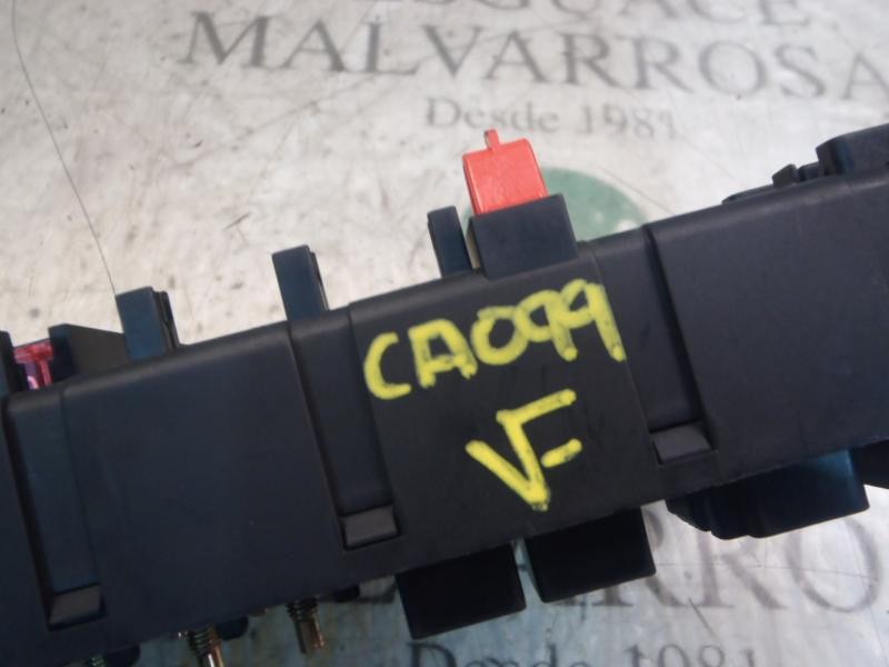 Recambio de caja reles / fusibles para volvo s60 berlina 2.4 d referencia OEM IAM 8678449 8678449 