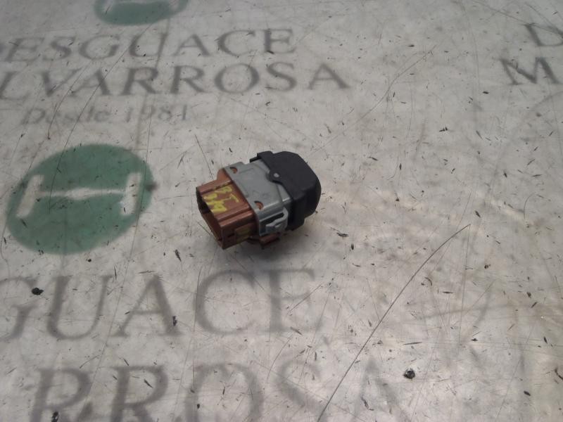 Recambio de mando elevalunas delantero derecho para renault clio iii dynamique referencia OEM IAM   