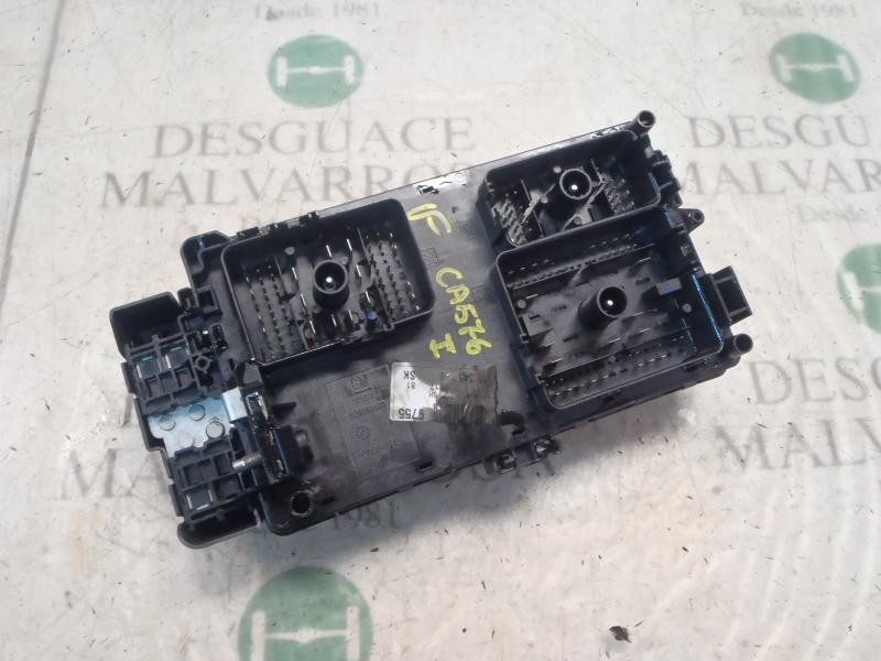 Recambio de caja reles / fusibles para opel insignia sports tourer selective referencia OEM IAM 22953004 13345496 