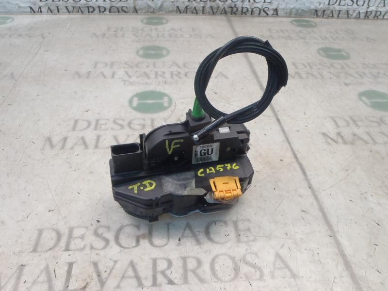 Recambio de cerradura puerta trasera derecha para opel insignia sports tourer selective referencia OEM IAM 13578025  