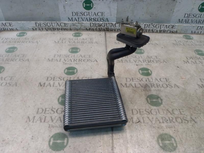 Recambio de evaporador aire acondicionado para ford fiesta (cb1) ghia referencia OEM IAM   