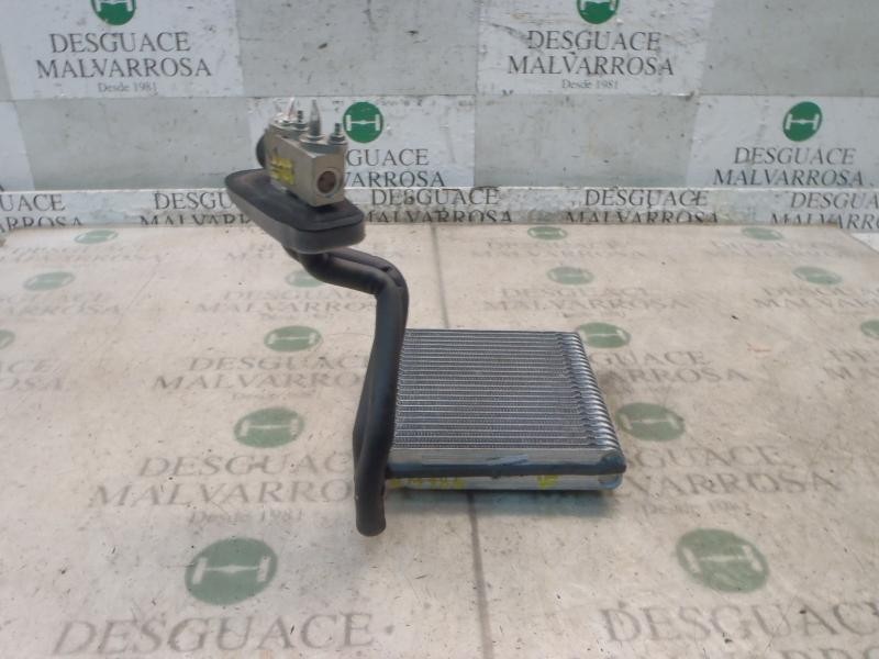 Recambio de evaporador aire acondicionado para ford fiesta (cb1) ghia referencia OEM IAM   