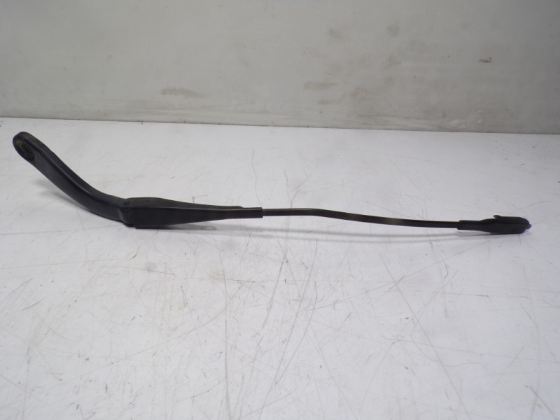 Recambio de brazo limpia delantero derecho para bmw serie 1 lim. (f20) 2.0 turbodiesel referencia OEM IAM 61619465063  