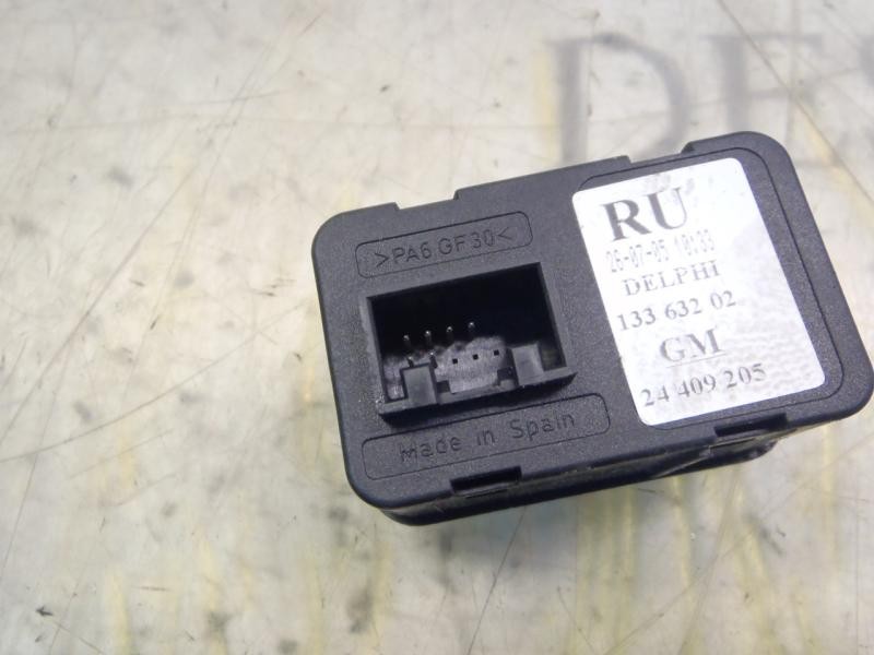 Recambio de mando elevalunas delantero izquierdo para opel meriva cosmo referencia OEM IAM   