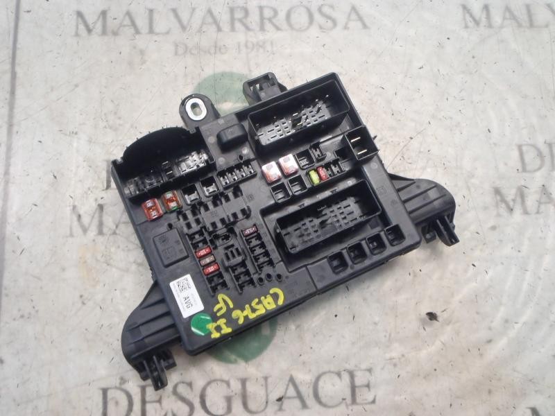 Recambio de caja reles / fusibles para opel insignia sports tourer selective referencia OEM IAM 22737765 2273776501 