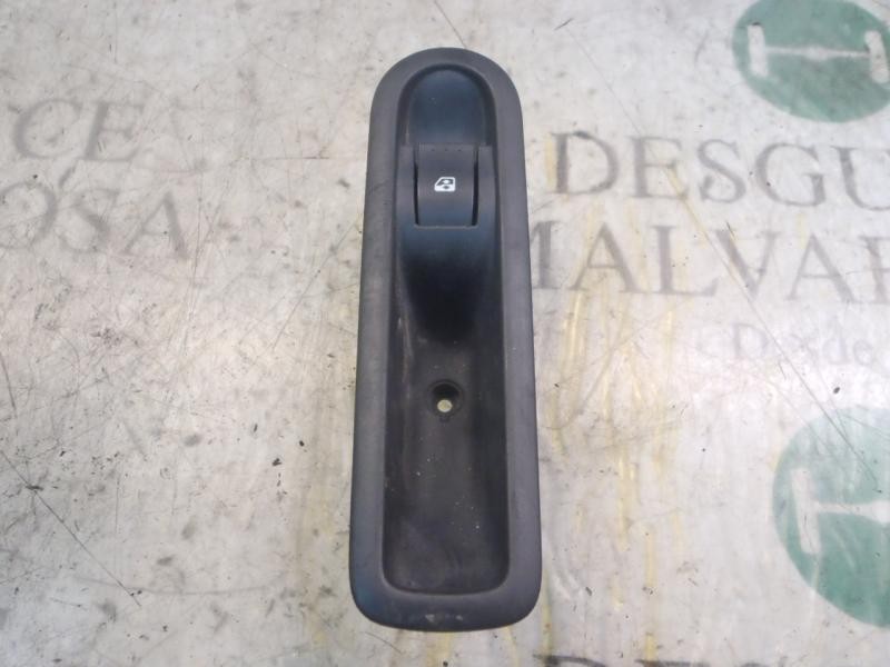 Recambio de mando elevalunas trasero derecho para renault megane ii familiar dynamique luxe referencia OEM IAM   