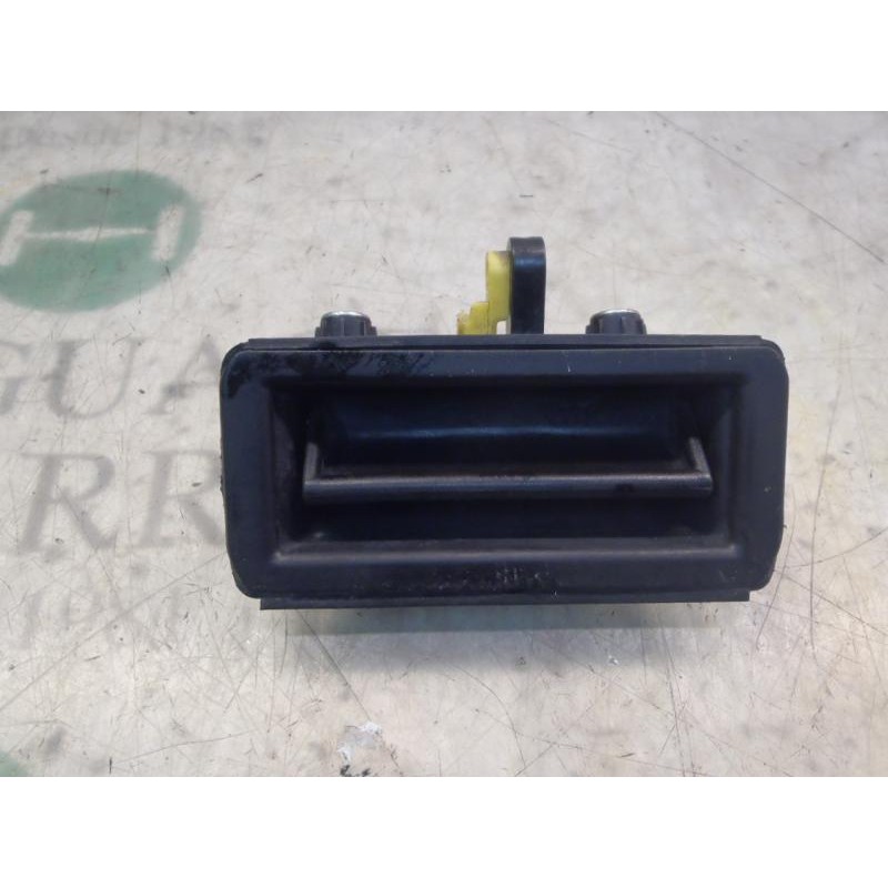 Recambio de maneta porton para kia rio 1.6 emotion referencia OEM IAM 817201G020  