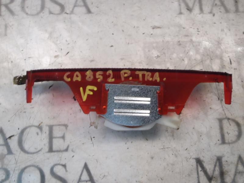 Recambio de piloto trasero central para nissan almera tino (v10m) acenta referencia OEM IAM   