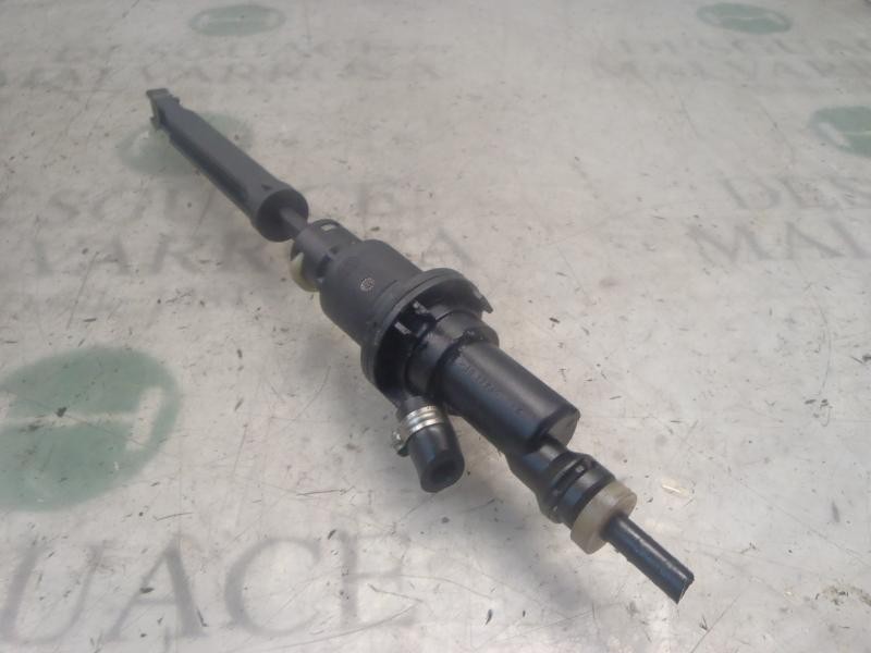 Recambio de bomba embrague para peugeot 207 1.4 16v cat (kfu / et3j4) referencia OEM IAM   