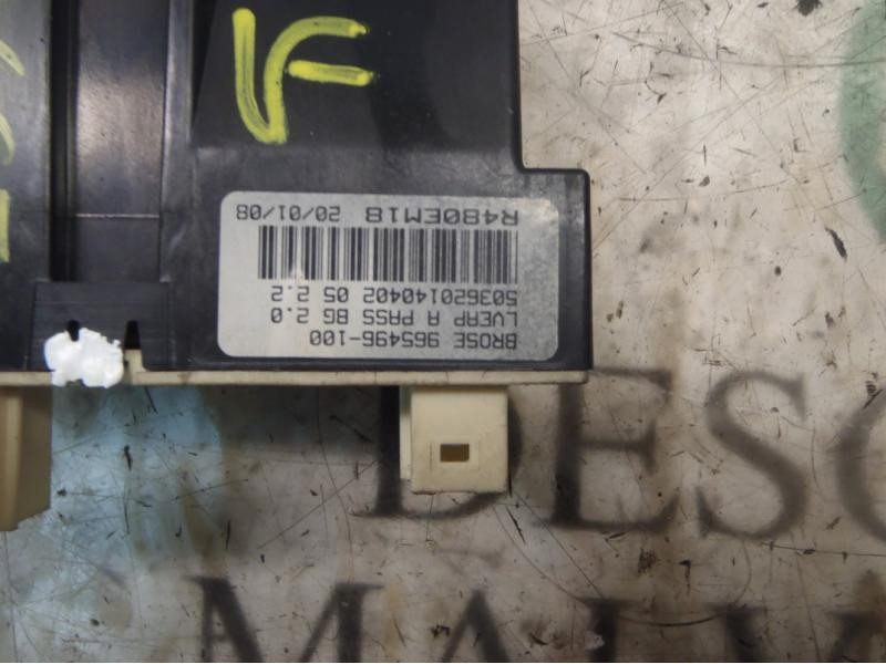 Recambio de motor elevalunas delantero derecho para citroën c4 berlina collection referencia OEM IAM 9222AV  