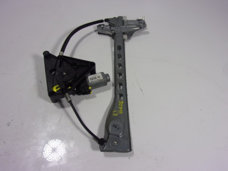 Recambio de elevalunas delantero derecho para toyota aygo 1.0 vvti referencia OEM IAM 698100H031 402662A170221 0429182T12