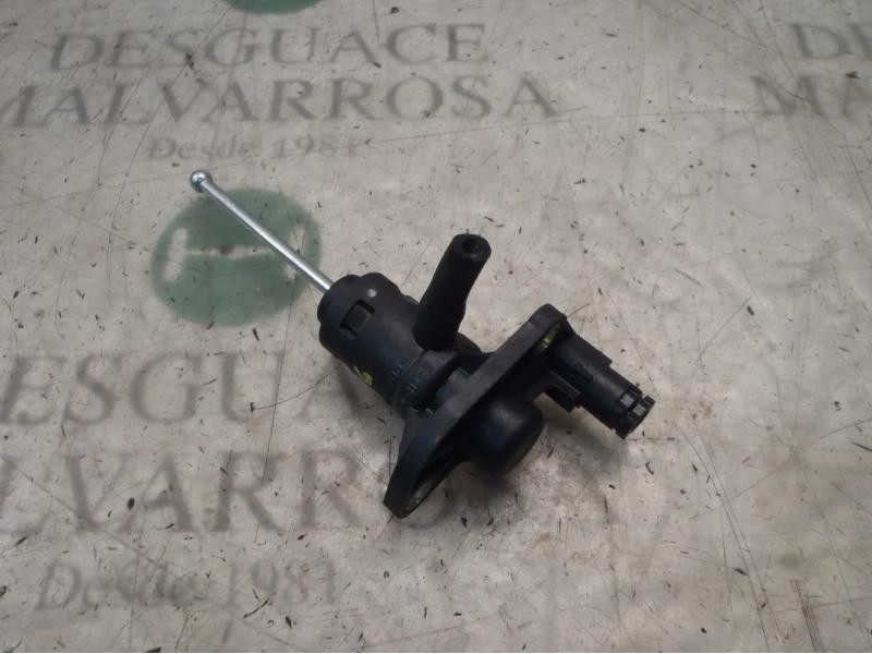 Recambio de bomba embrague para seat exeo berlina (3r2) style referencia OEM IAM 8E1721401AJ  