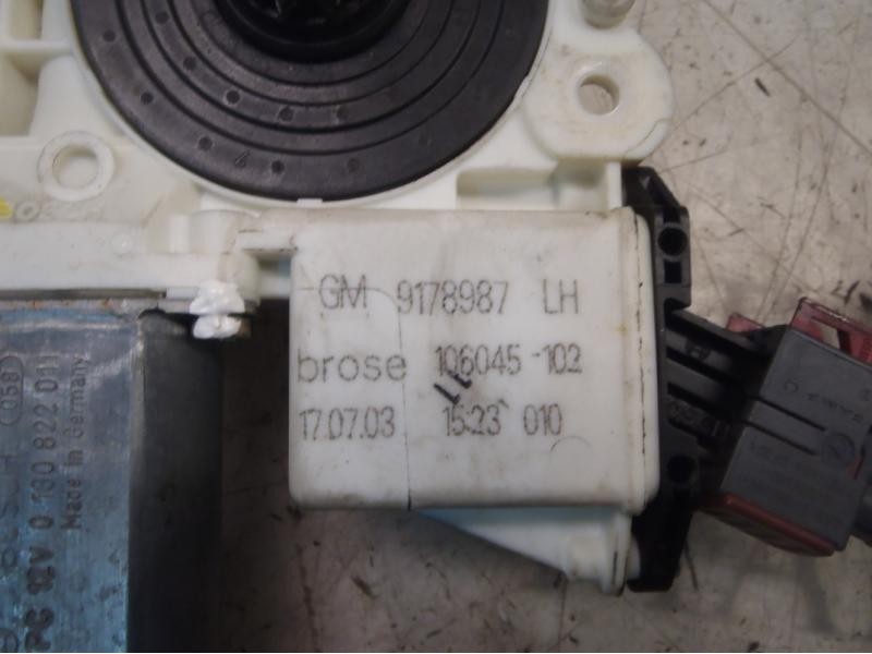 Recambio de motor elevalunas delantero izquierdo para opel vectra c berlina club referencia OEM IAM   