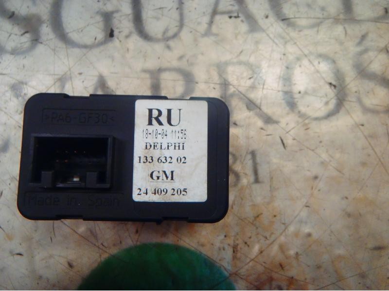 Recambio de mando elevalunas delantero izquierdo para opel meriva cosmo referencia OEM IAM   