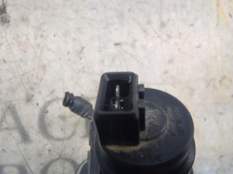 Recambio de bomba limpia para opel zafira b enjoy plus referencia OEM IAM   