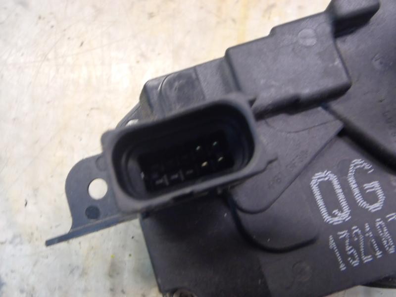 Recambio de cerradura puerta delantera derecha para opel zafira b enjoy plus referencia OEM IAM   