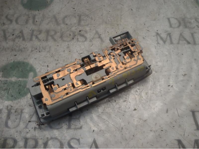 Recambio de piloto interior para renault espace iv (jk0) authentique referencia OEM IAM 8200003037  