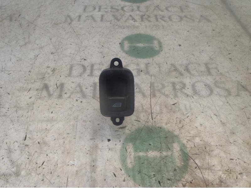 Recambio de mando elevalunas trasero derecho para volvo v50 familiar 2.0 d kinetic referencia OEM IAM 30658449  