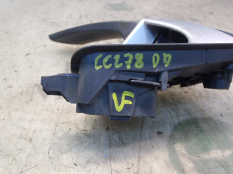 Recambio de maneta interior delantera derecha para nissan primera berlina (p12) acenta referencia OEM IAM   