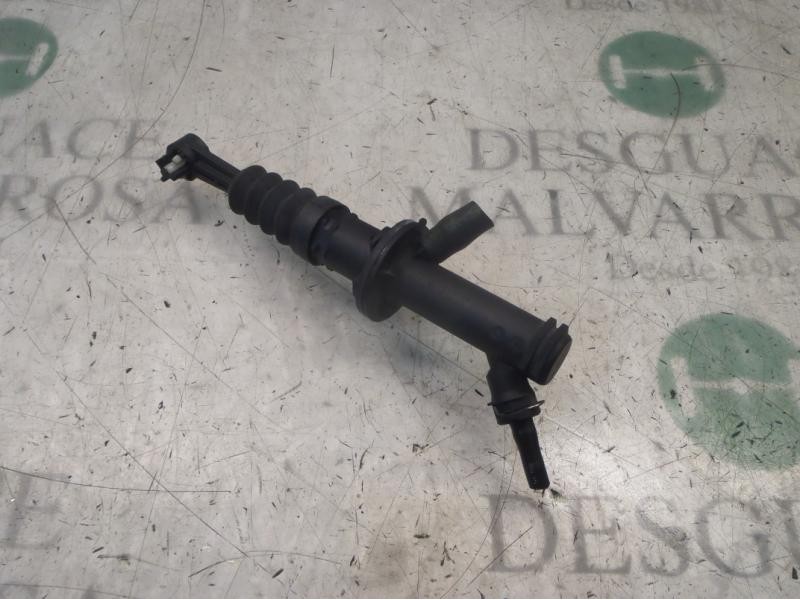 Recambio de bomba embrague para renault megane iii sport tourer dynamique referencia OEM IAM 306109084R  