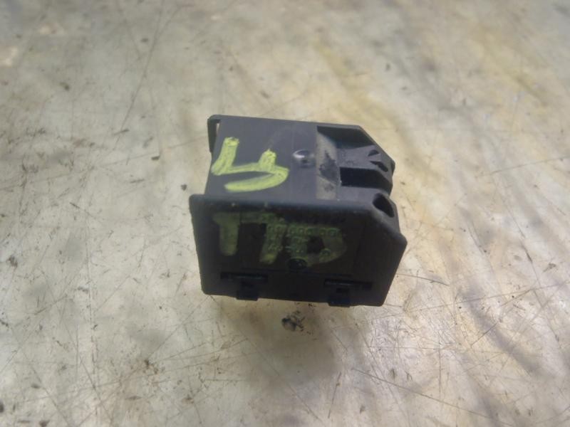 Recambio de mando elevalunas trasero derecho para skoda octavia combi (1u5) ambiente referencia OEM IAM 3B095985501C 3B0959855 