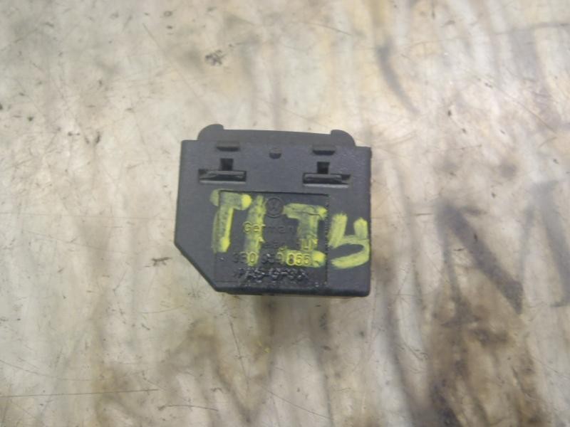 Recambio de mando elevalunas trasero izquierdo para skoda octavia combi (1u5) ambiente referencia OEM IAM 3B095985501C 3B0959855