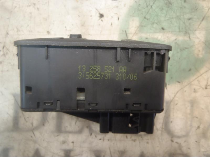 Recambio de mando elevalunas delantero izquierdo para opel corsa d cosmo referencia OEM IAM   