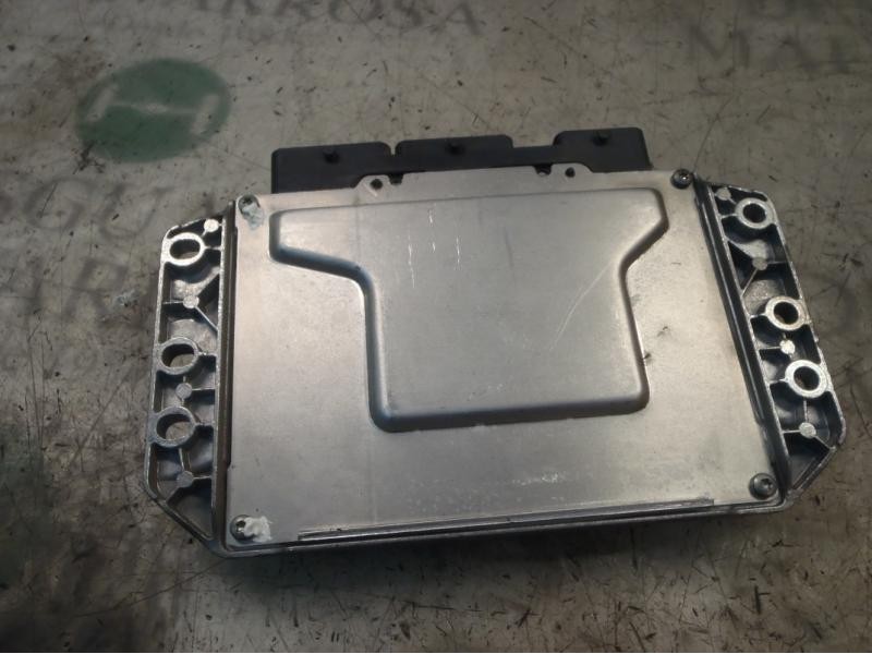 Recambio de centralita motor uce para renault scenic ii confort authentique referencia OEM IAM   