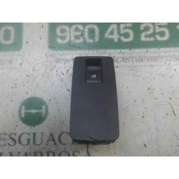 MANDO ELEVALUNAS DELANTERO DERECHO 