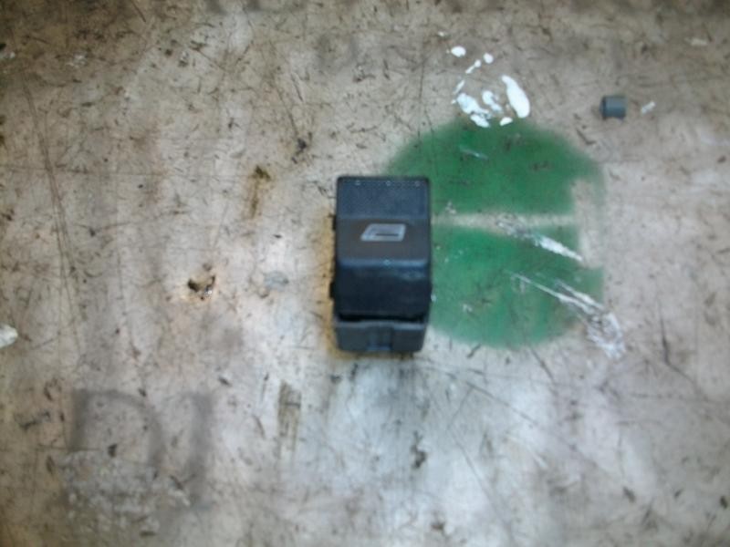 Recambio de mando elevalunas delantero izquierdo para audi a4 avant (b5) referencia OEM IAM   