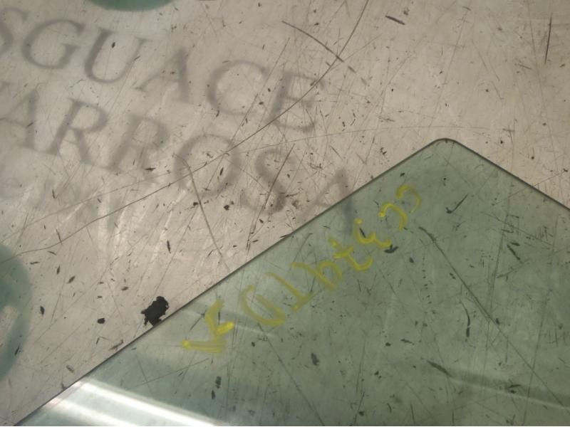 Recambio de cristal puerta trasero derecho para citroën c4 berlina sx referencia OEM IAM   