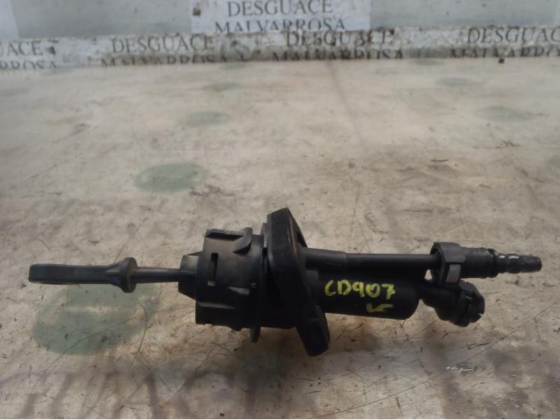 Recambio de bomba embrague para land rover freelander (lr2) td4 e referencia OEM IAM LR007158  