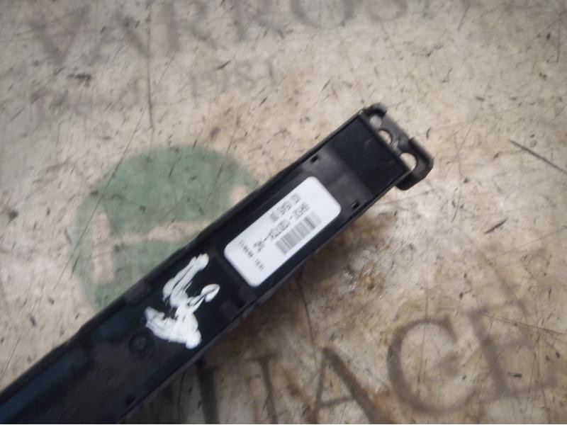 Recambio de warning para land rover freelander (lr2) td4 e referencia OEM IAM LR001724 6H5213D734AC 03454500