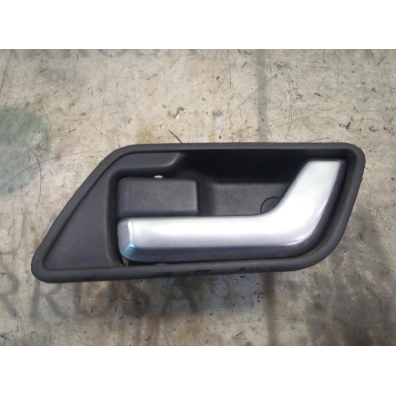 Recambio de maneta interior delantera izquierda para land rover freelander (lr2) td4 e referencia OEM IAM LR002714  