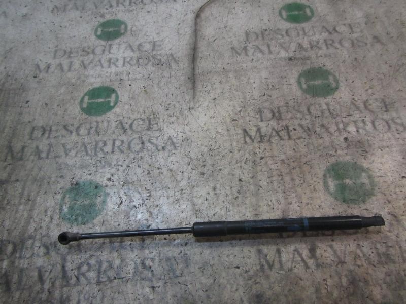 Recambio de amortiguadores maletero / porton para toyota yaris 1.0 cat referencia OEM IAM 689600W620  